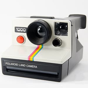 Vintage Sofortbildkamera Polaroid 1000 Land Camera mit Auslöser in Rot